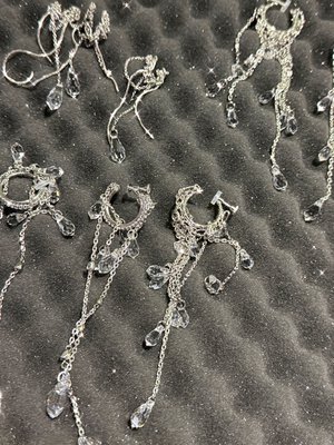 『最後に階段を駆け上がったのはいつだ？』本日発売日です！     #hinadaniblog   #岡本姫奈 - 画像2