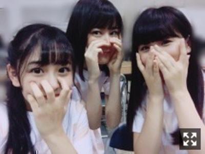 四つ穴ボタンの左下の穴を覗いて、しらすと目があった人が勝ち。向井葉月 - 画像3