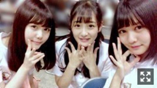 四つ穴ボタンの左下の穴を覗いて、しらすと目があった人が勝ち。向井葉月 - 画像5