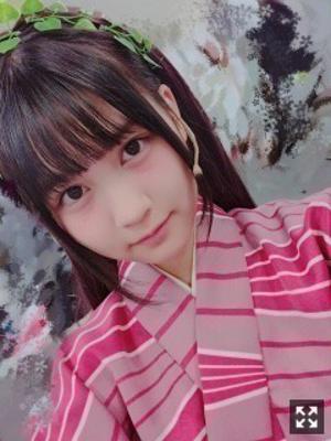 肌寒い秋風が吹いてももう少しＴシャツがいい。中村麗乃 - 画像3