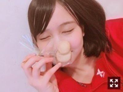 「夢を見ることができる魔法のクッション☆彡があるんだけど、枕じゃなくてクッションだから寝るのには適してないみたいで腰が痛くなります。とても柔らかいクッションだったので丸い形だったのにだんだん潰れてきてしまっててて少しショックです。腰の痛さより毎日夢を見て寝れるから寝てる時間まで幸せなのでOKですね、睡眠まで楽んでます。が最近の私のです。ブログのタイトル思い浮かばなくて話を書てたら長くなってしまいした。もうこんなに長くることはないと思います」中村麗乃 - 画像2