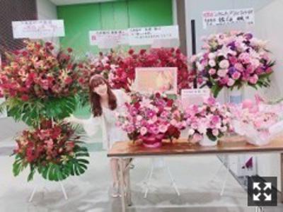 黒いスカートの上に海苔のお菓子こぼして拾おうとしたけど同化してわからない  74. - 画像3