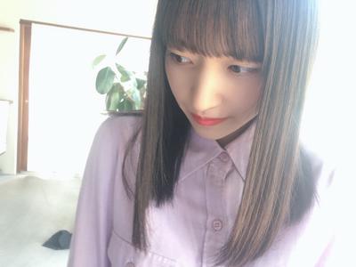 アルバムやシングルで「タイトル未定」って書いてあって、私はそのタイトルが「タイトル未定」なのかなってずっと思っていたけど、本当はタイトル未定だった。 一昨日まで「5000円」を「ごえいえん」ってずっと言っててずっと打ってた。  金川紗耶 - 画像2