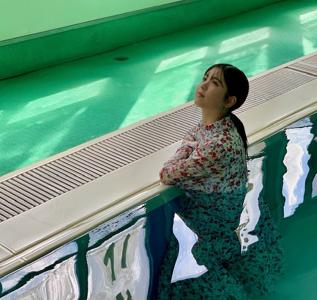 部屋ではいつも音楽がかかっています 筒井あやめ - 画像2