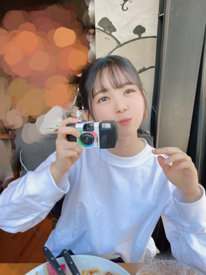 窓から太陽の光を浴びると元気いっぱい  筒井あやめ - 画像3