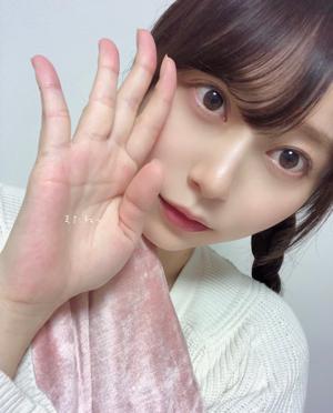 よくやってしまうピース☺︎弓木奈於 - 画像2