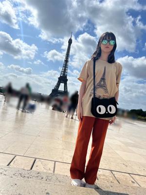 綺良_イン_Parisのサムネイル