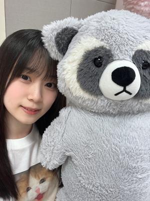 何にも考えないって出来てるようで出来てないって言うか…いざ何にも考えないでおこうと思うと頭の中にずっと何にも考えない・何にも考えないって流れてて無理やんってなるこの現象は一体何なんでしょうか 気になり始めると止まらない夜 山下瞳月のサムネイル