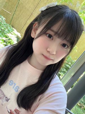 まだ7月なのにクリスマスまだかな~って毎日のように待ってる… 特別何かあるわけじゃないけど街中がクリスマスムードになって心なしかみんな笑顔で雰囲気を楽しんでるあの空間が好き   まぁあと5ヶ月後の話をしてるんだけどね    山下瞳月 - 画像3