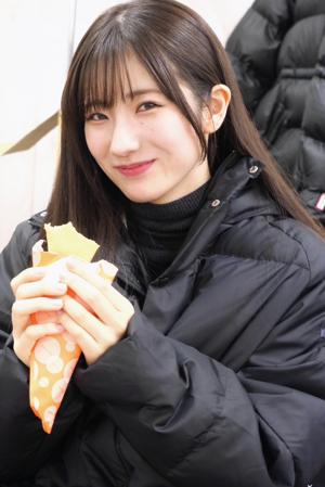 こんにちは、クレープ美味しそうに食べている小田倉です。 - 画像2