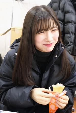 こんにちは、クレープ美味しそうに食べている小田倉です。 - 画像3