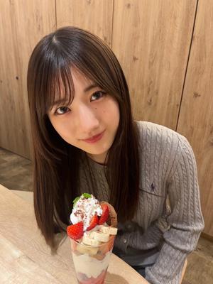 こんにちは、クレープ美味しそうに食べている小田倉です。 - 画像4
