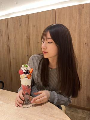 こんにちは、クレープ美味しそうに食べている小田倉です。 - 画像5