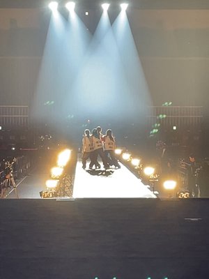 11th single BACKS LIVE!! - 画像8