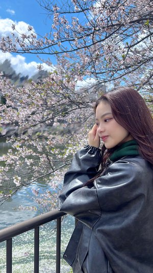 #239. 🌷🦋✨