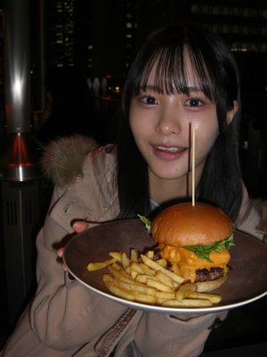 大きな口を開けて食べていても好きでいてくれる？のサムネイル