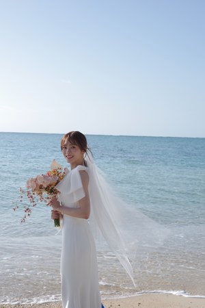 ウエディングドレスのサムネイル